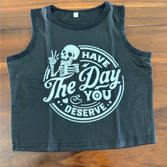 12 Graphic Tee + Tank Lot | New in Packaging | Mixed Quality | OPEN TO OFFERS - Picture 12 of 15